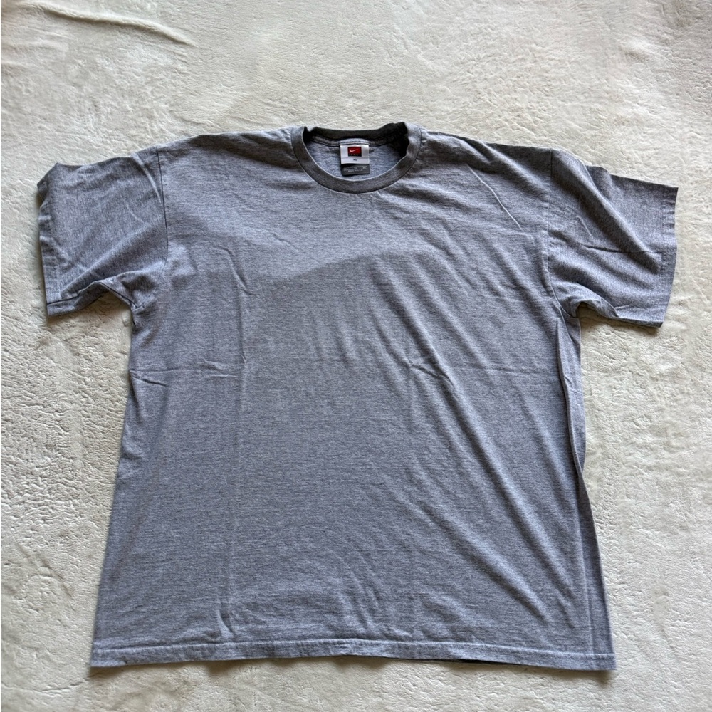 Vintage Y2K Nike Gray Short Sleeve Tee